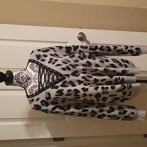 Entro leopard sweater